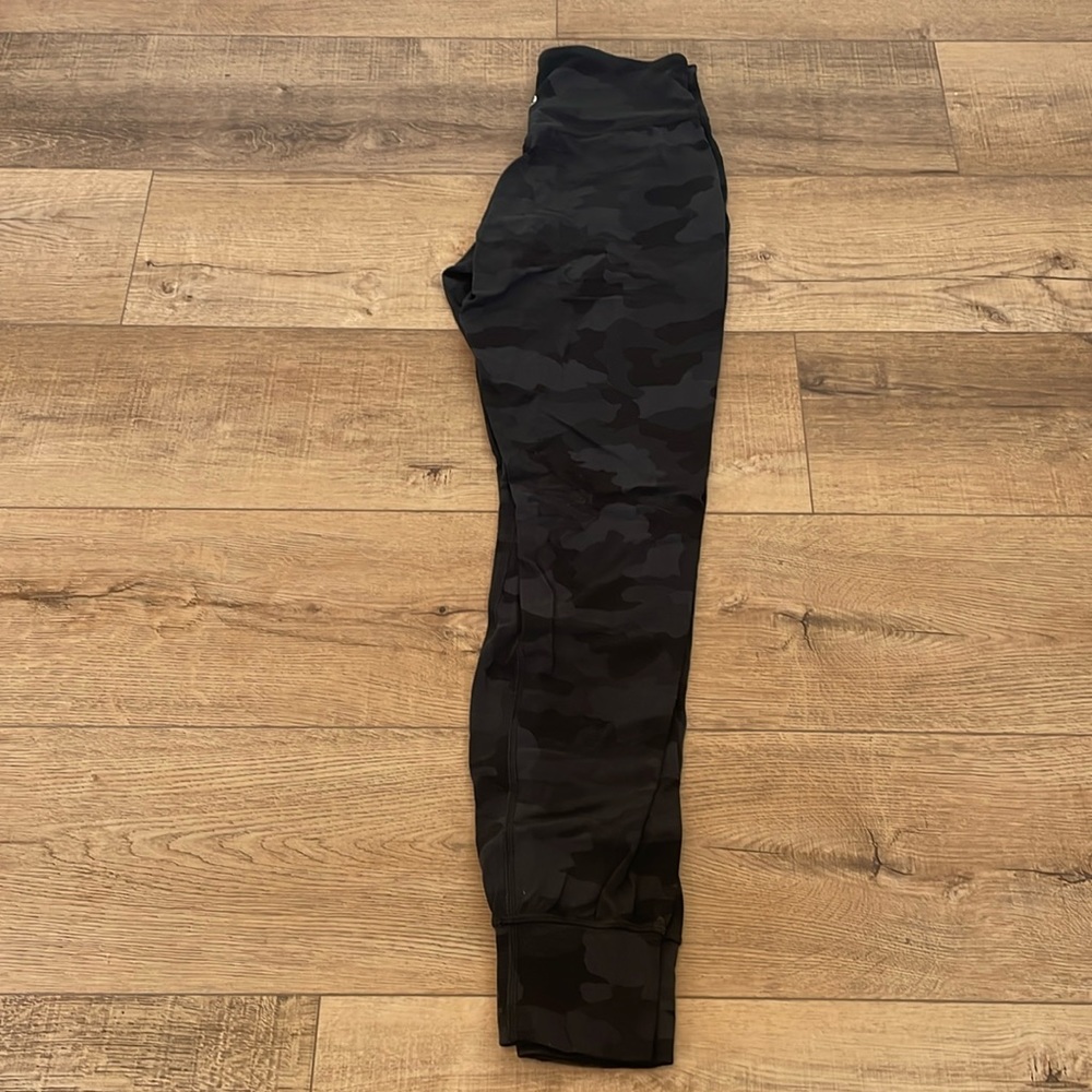 Lululemon align joggers size 4, black camo, not sold anymore!